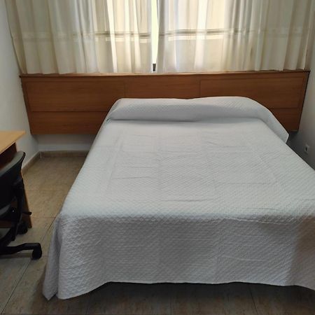 Hostal Jose Luis Брунете Екстериор снимка