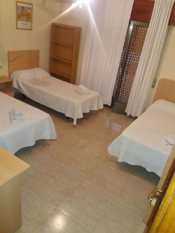Hostal Jose Luis Брунете Екстериор снимка