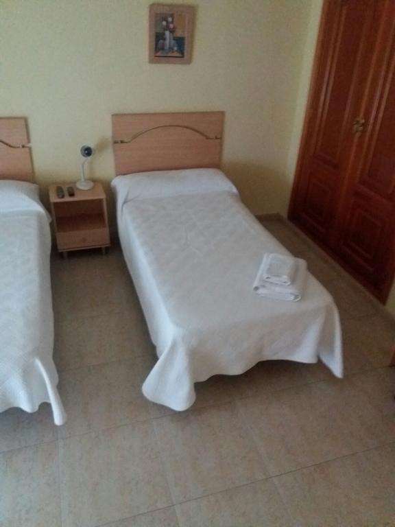 Hostal Jose Luis Брунете Екстериор снимка