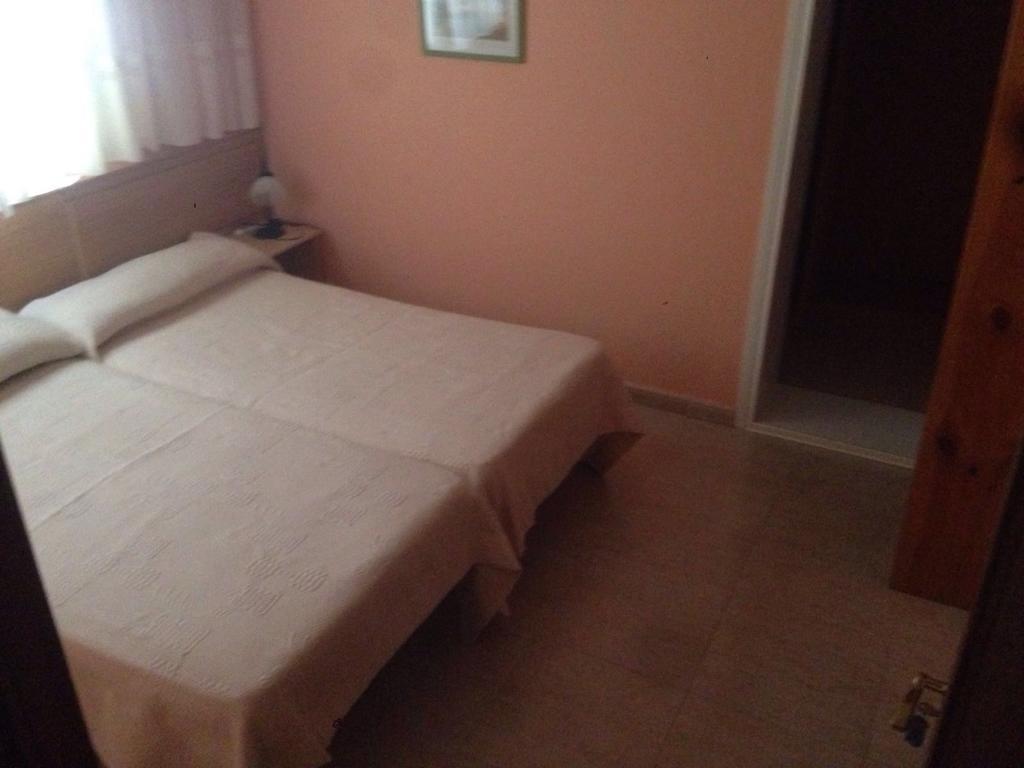 Hostal Jose Luis Брунете Екстериор снимка